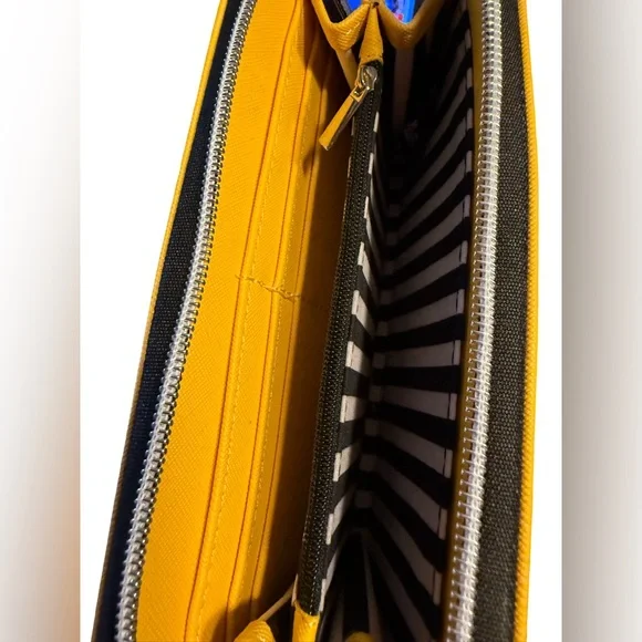 Marc Tetro NWT Adorable Yellow with Black Dachshund 3/4 Zip Around Wallet (P106) - Picture 4 of 7